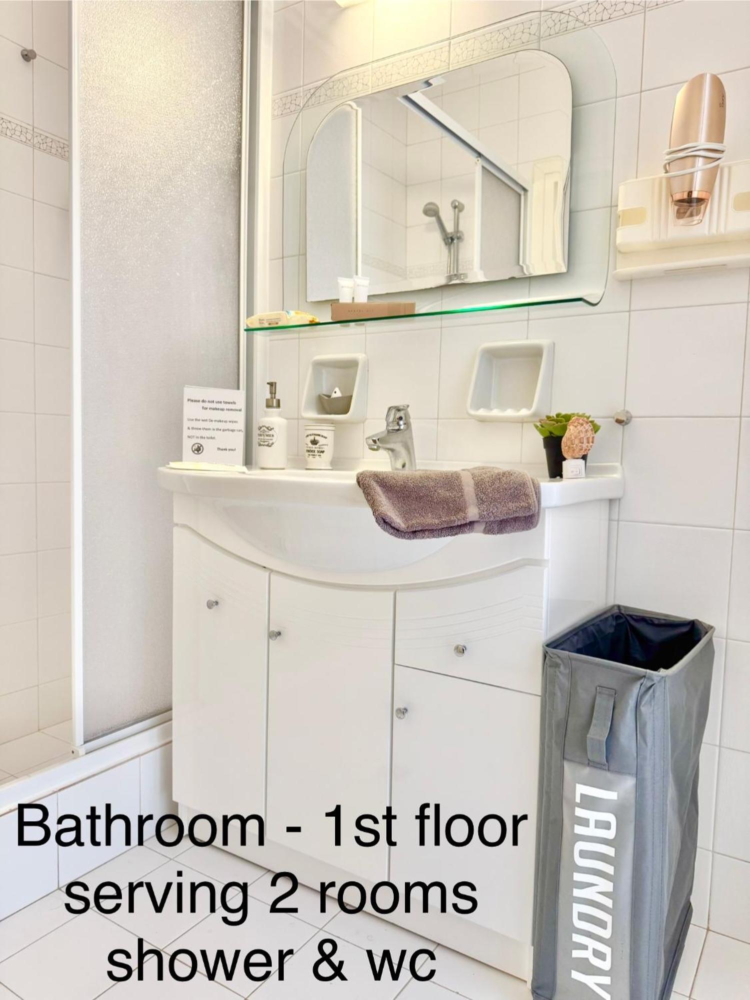 Villasonboard Dock Villa 3 Bed, 3 Bath, Canal, Greek Venice Porto Hydra Plépi Exteriör bild