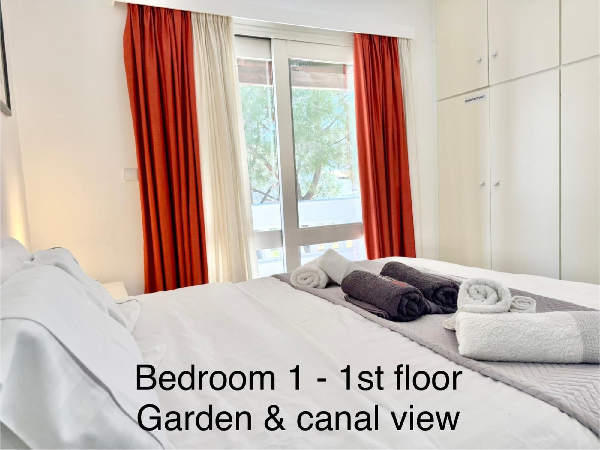 Villasonboard Dock Villa 3 Bed, 3 Bath, Canal, Greek Venice Porto Hydra Plépi Exteriör bild