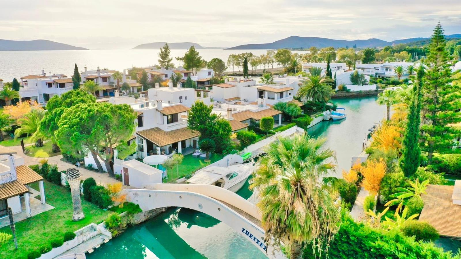 Villasonboard Dock Villa 3 Bed, 3 Bath, Canal, Greek Venice Porto Hydra Plépi Exteriör bild