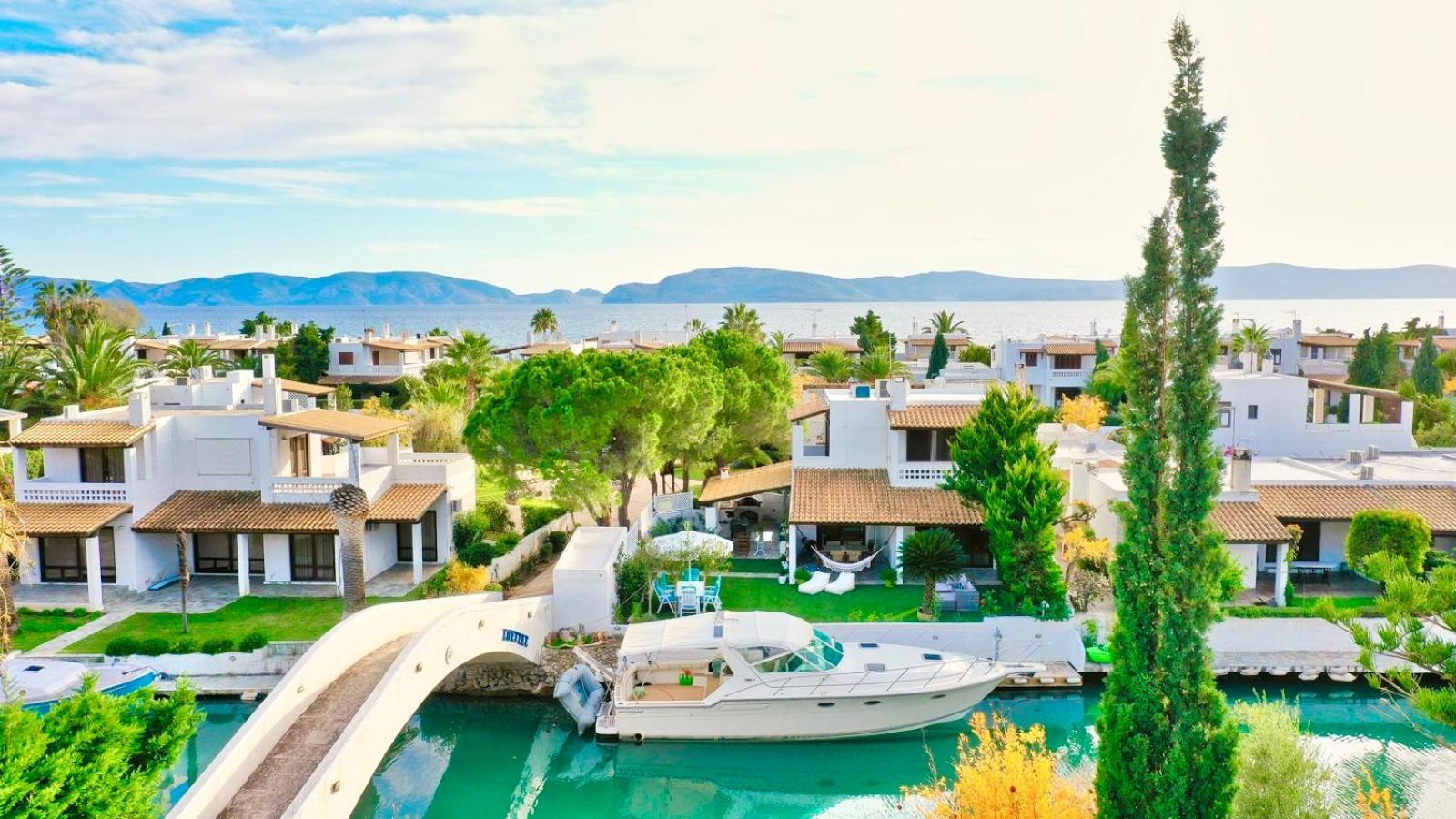 Villasonboard Dock Villa 3 Bed, 3 Bath, Canal, Greek Venice Porto Hydra Plépi Exteriör bild